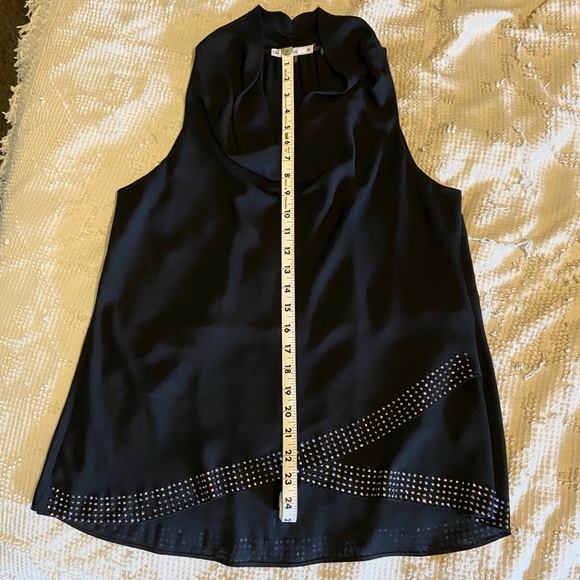 ♠️Beautiful Cowl Neck Sleeveless Top♠️ - Picture 9 of 12